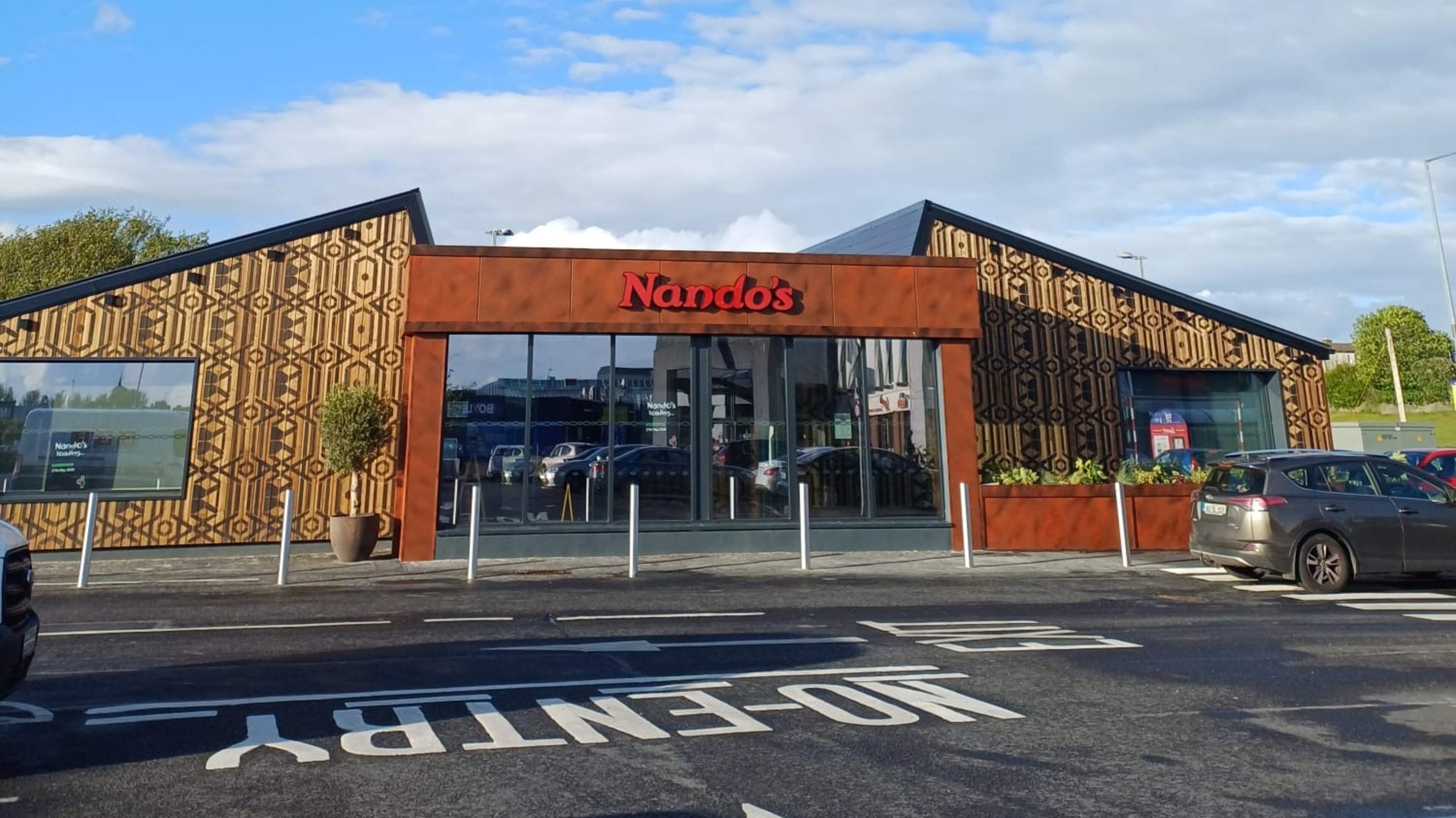 Opening date confirmed for eagerly-awaited Nando’s restaurant in Galway